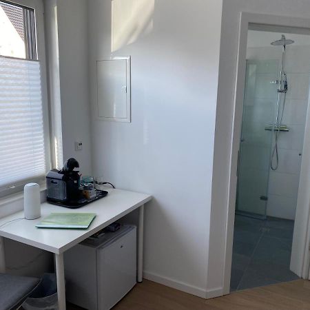 Messezimmer Nahe Der Duesseldorfer Messe Mit Eigenem Eingang Und Gratis Minibar מראה חיצוני תמונה